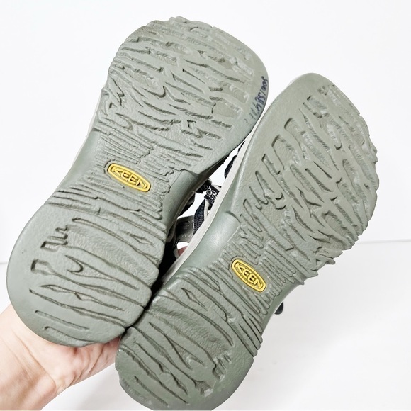 Keen H2 Newport Black Water Sandals Size 6 Women’s - Picture 4 of 5